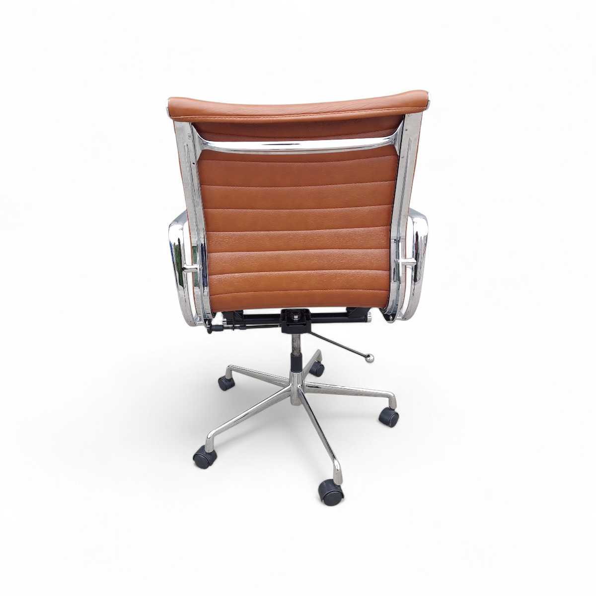 Eames Replica desk chair (pick up only )