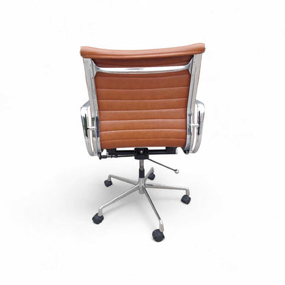 Eames Replica desk chair (pick up only )
